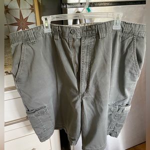 Men’s Wrangler CargoJeans. Size 48, 100%Cotton Shorts.